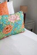 Prime Location - Stylish Apartment