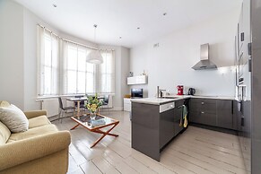 Prime Location - Stylish Apartment