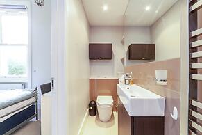 Prime Location - Stylish Apartment