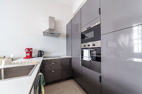 Prime Location - Stylish Apartment