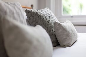 Prime Location - Stylish Apartment