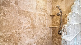 Ocean Front Views - Central AC - 3 Complex Pools - Vrkcv