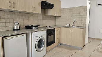 Phaedrus Living: Hoopoe Residencies 105