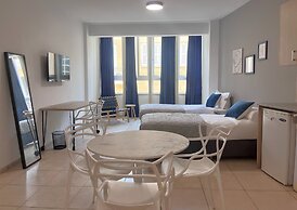 Phaedrus Living: Hoopoe Residencies 105