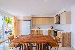 Lux Villa With Inf Pool Jacuzzi - All Rooms w AC