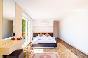 Lux Villa With Inf Pool Jacuzzi - All Rooms w AC