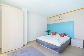 Lux Villa With Inf Pool Jacuzzi - All Rooms w AC