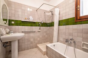 Sardinia Re - Shuluq 6