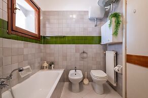 Sardinia Re - Shuluq 6