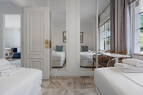 Amazing Pool and Garden Apartment by Costarentals - Ref 253