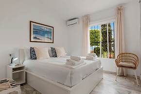 Amazing Pool and Garden Apartment by Costarentals - Ref 253