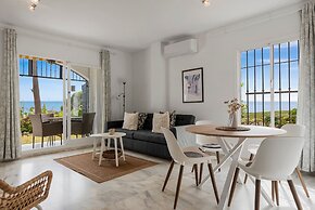 Amazing Pool and Garden Apartment by Costarentals - Ref 253