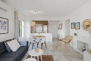 Amazing Pool and Garden Apartment by Costarentals - Ref 253