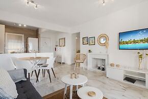 Amazing Pool and Garden Apartment by Costarentals - Ref 253