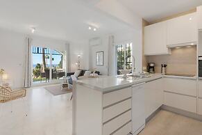Amazing Pool and Garden Apartment by Costarentals - Ref 253