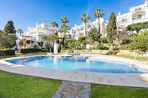 Amazing Pool and Garden Apartment by Costarentals - Ref 253