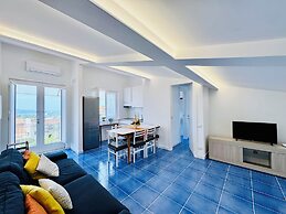 YourHome - La Famiglia Apartment