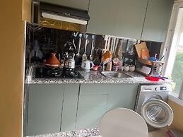 Apartment With Swimming Pool and sea a few Meters Away