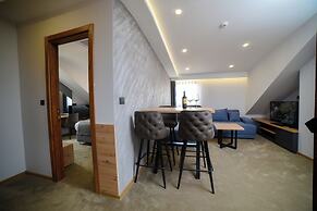 Lakeside Residence