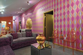 The Roxbury at Stratton Falls