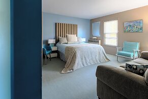 The Roxbury at Stratton Falls