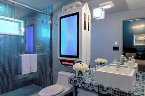 The Roxbury at Stratton Falls