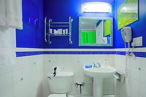 The Roxbury at Stratton Falls