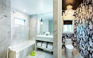 The Roxbury at Stratton Falls