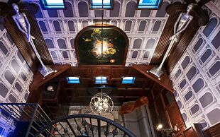 The Roxbury at Stratton Falls