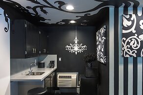 The Roxbury at Stratton Falls