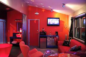 The Roxbury at Stratton Falls