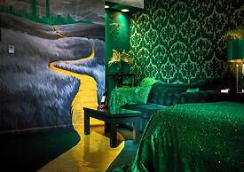 The Roxbury at Stratton Falls