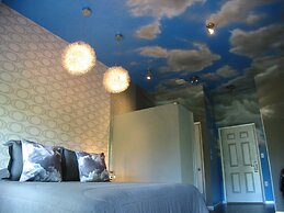 The Roxbury at Stratton Falls