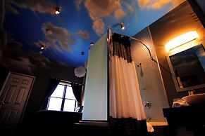 The Roxbury at Stratton Falls