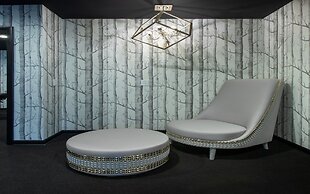 The Roxbury at Stratton Falls