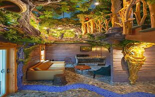 The Roxbury at Stratton Falls