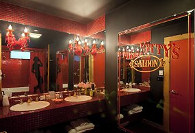 The Roxbury at Stratton Falls