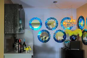 The Roxbury at Stratton Falls