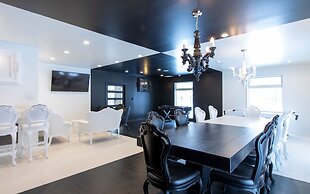 The Roxbury at Stratton Falls