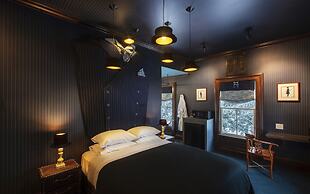 The Roxbury at Stratton Falls