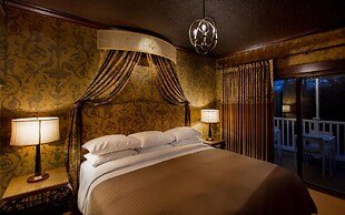 The Roxbury at Stratton Falls