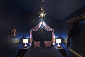 The Roxbury at Stratton Falls