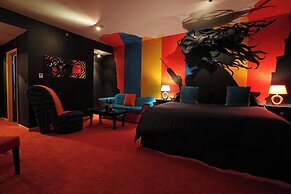 The Roxbury at Stratton Falls