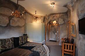 The Roxbury at Stratton Falls