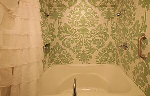 The Roxbury at Stratton Falls