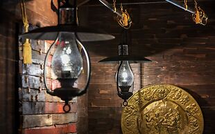 The Roxbury at Stratton Falls