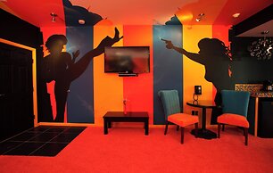 The Roxbury at Stratton Falls