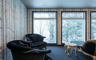 The Roxbury at Stratton Falls