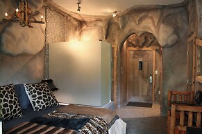 The Roxbury at Stratton Falls