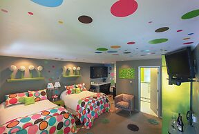 The Roxbury at Stratton Falls